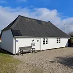 Ilkka - 220m From The Sea By Interhome *